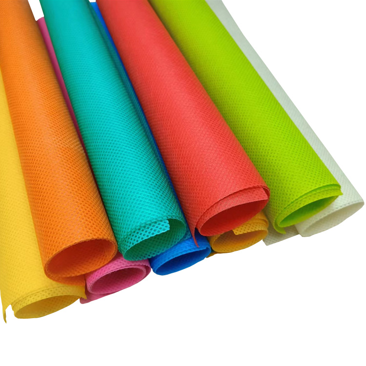 Various colors pp spunbond non woven roll waterproof