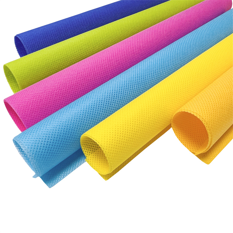 Price off waterproof high quality 100% PP nonwoven fabric in various color